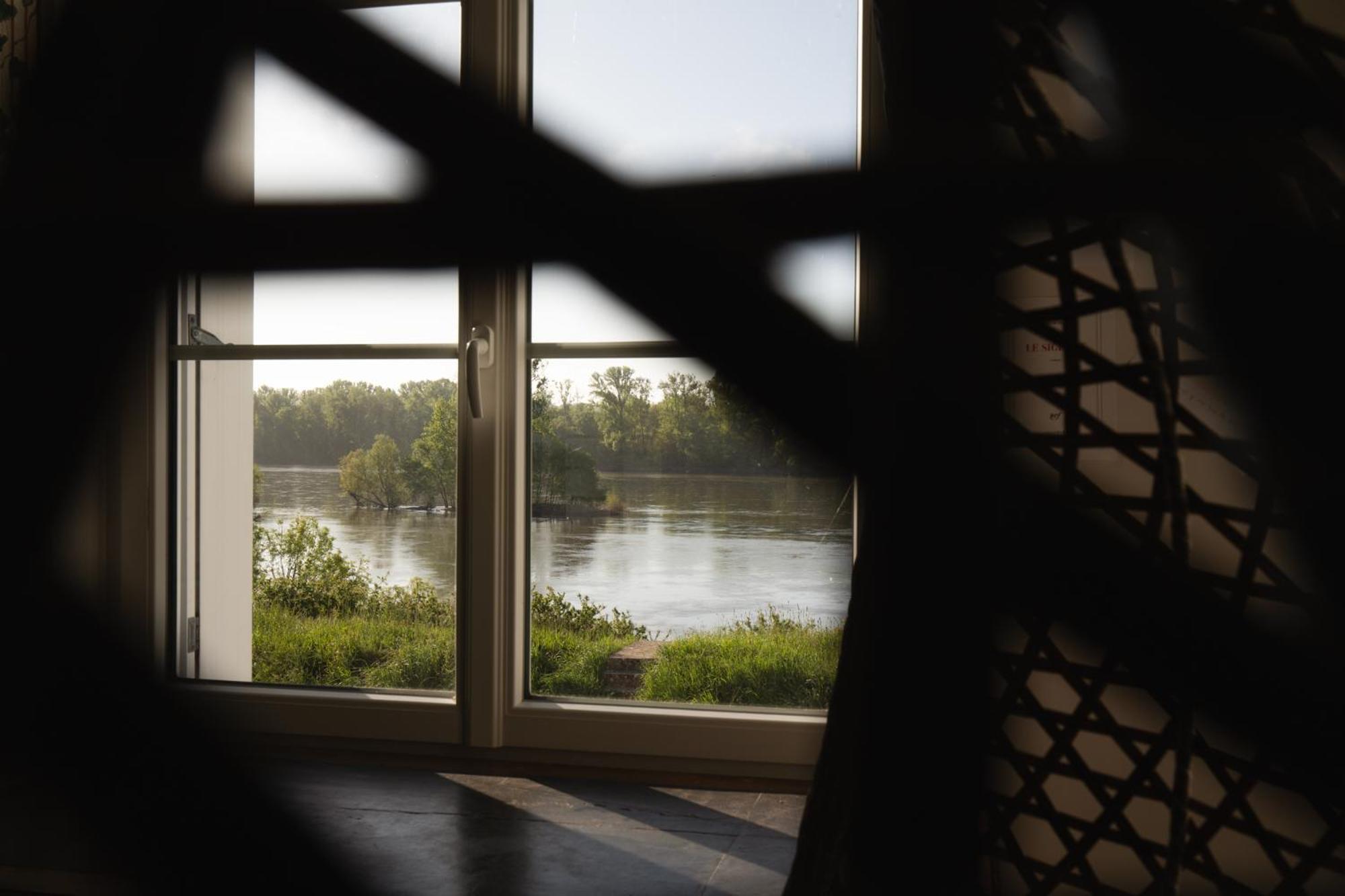 Jacuzzi Et Vue Sur Loire - Maison D'Hotes L'Odyssee La Chapelle-sur-Loire Exteriér fotografie