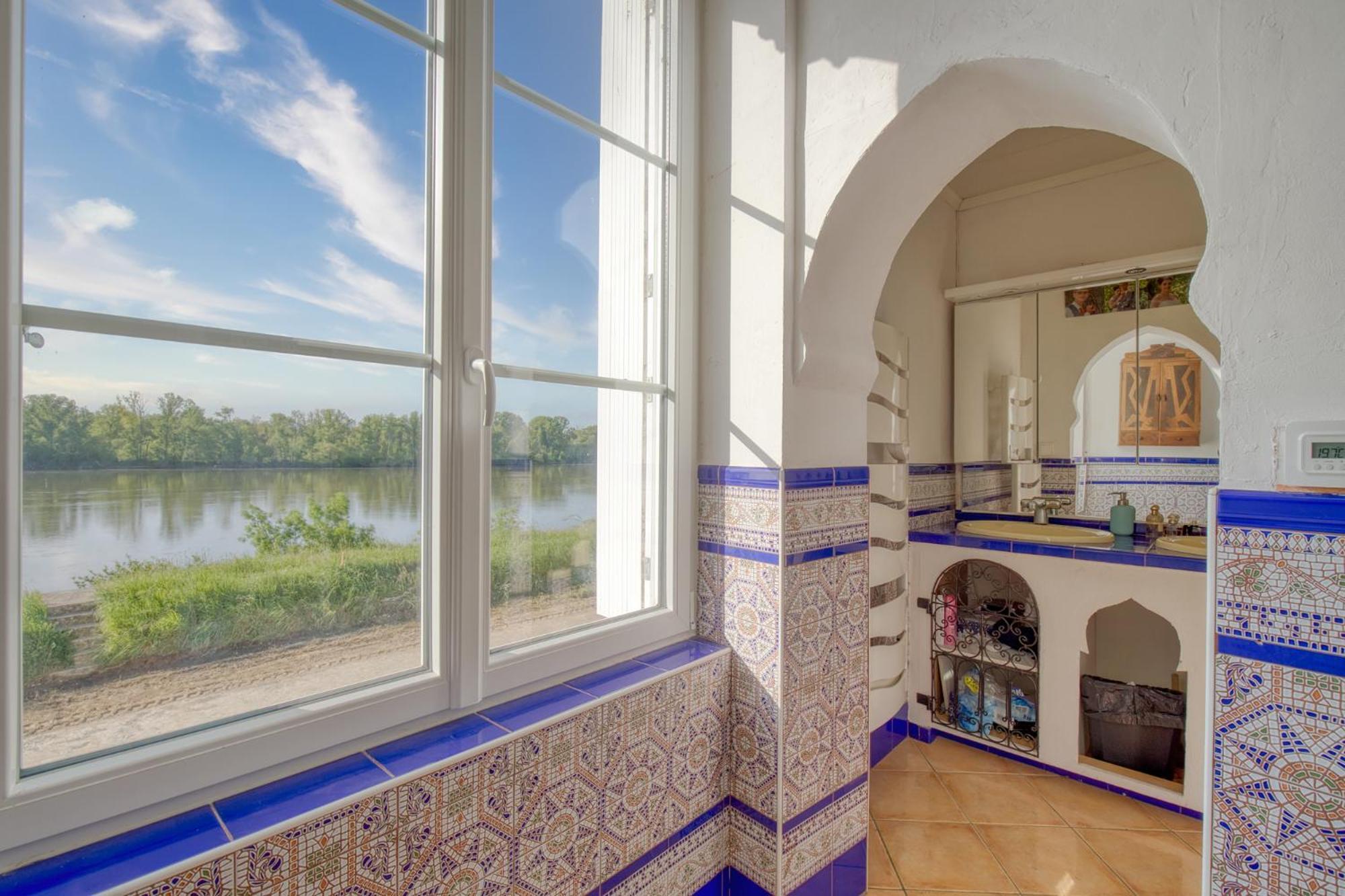 Jacuzzi Et Vue Sur Loire - Maison D'Hotes L'Odyssee La Chapelle-sur-Loire Exteriér fotografie